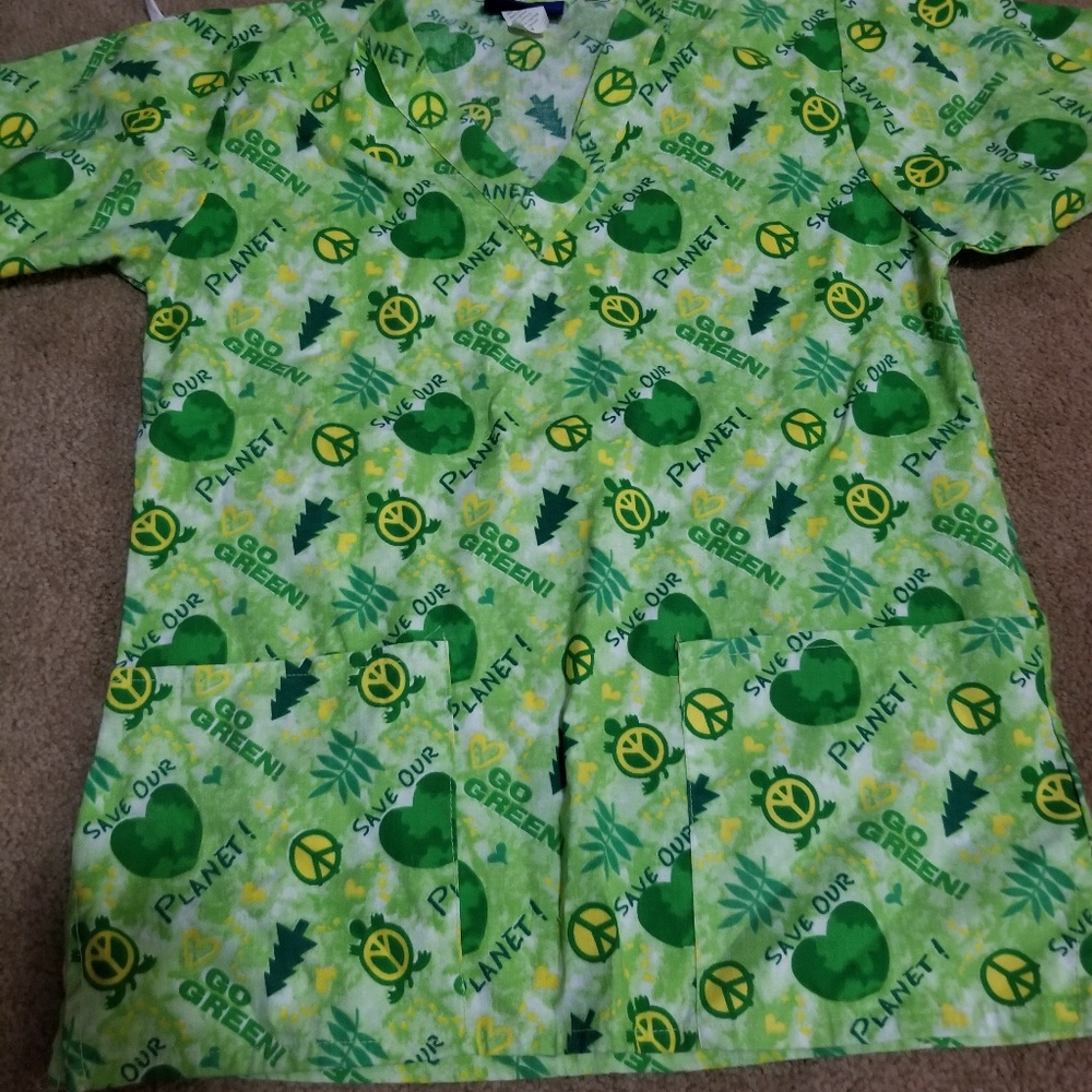 Scrub top